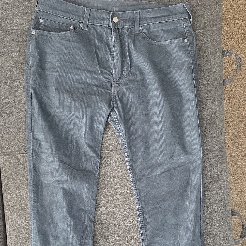 Levi's Men's Corduroy Pants in Blue 505